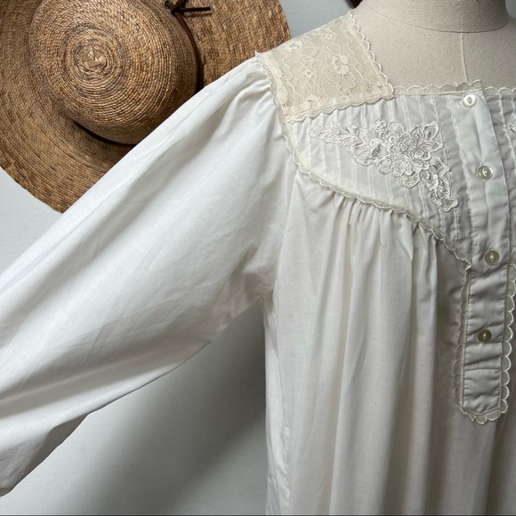 Vintage Cotton Cottagecore Nightgown - Picture 5 of 9